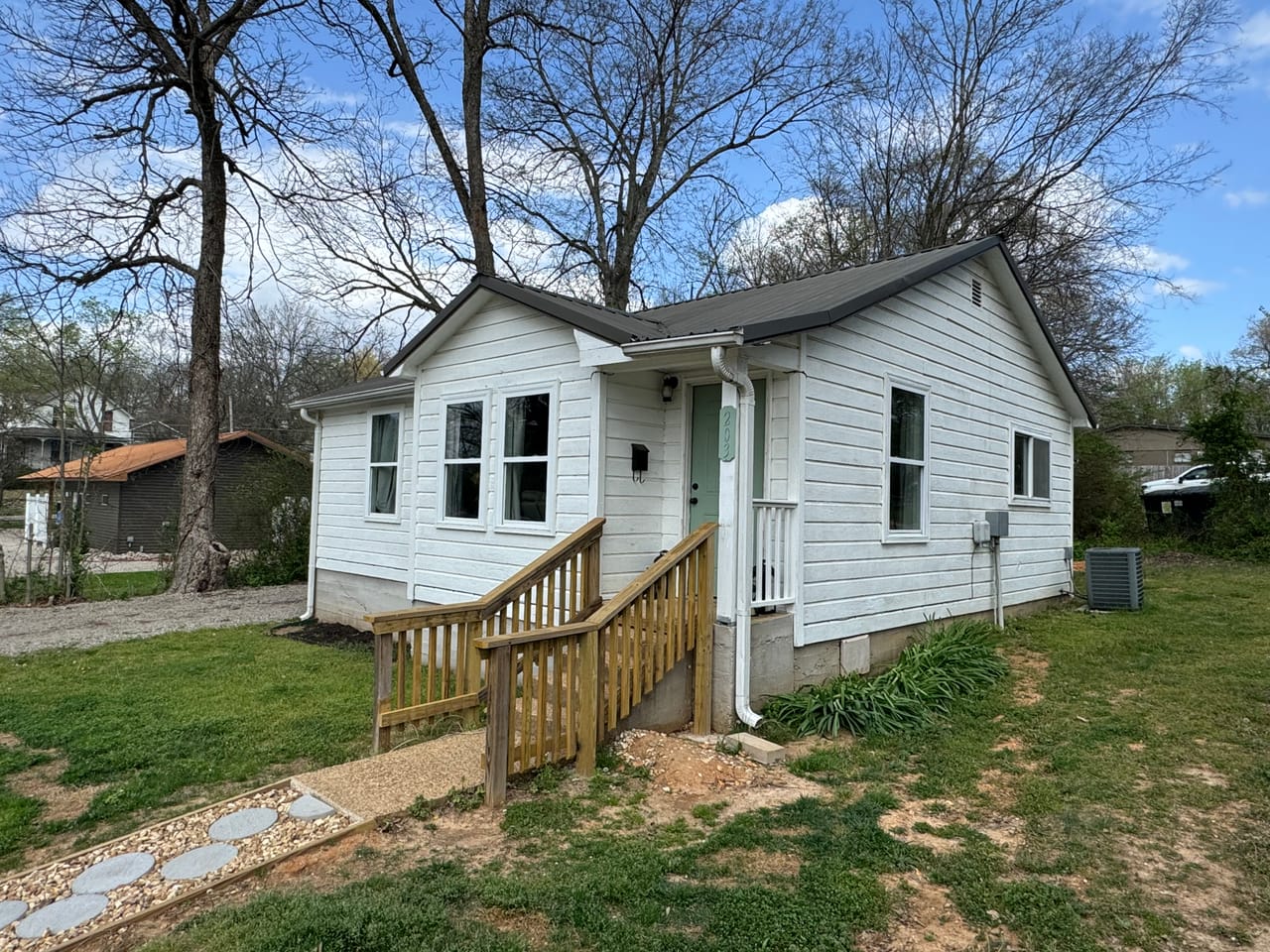2 Bed, 1 Bath Home For Sale in Doniphan, MO