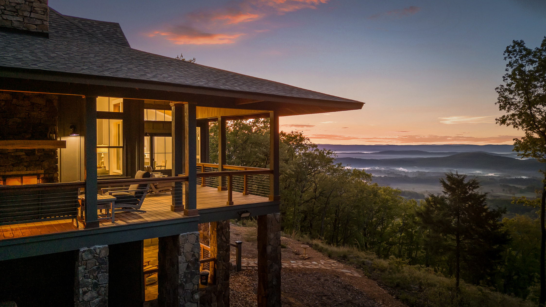 New Luxury Home Atop Lookout Mountain
