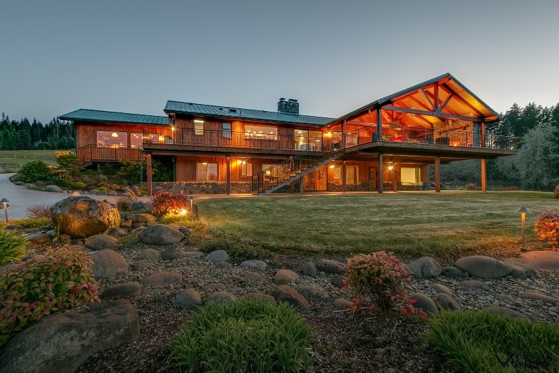Stunning Home in Oregon with 22 acres and equine facility