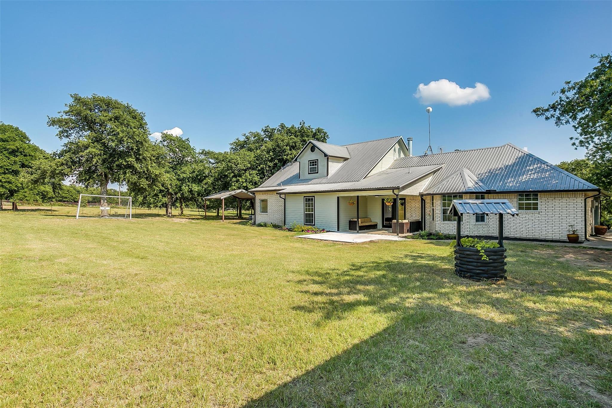 2000 Hodges Road, Poolville, Texas 76487